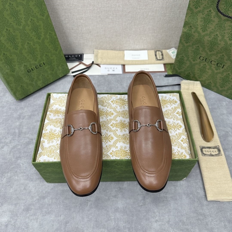 G*u*i leather shoes